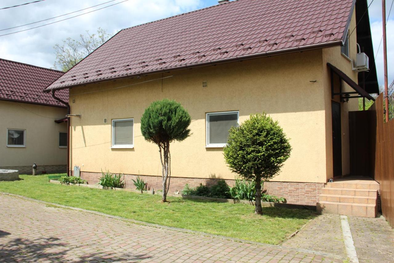 Apartamento Ріточка Beregovo Exterior foto